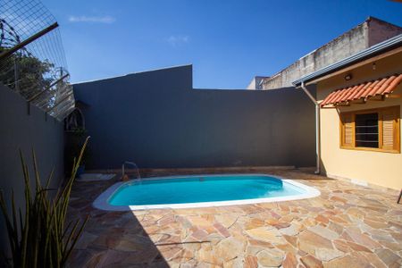 Casa para alugar com 196m², 3 quartos e 3 vagas Casa para alugar com 196m², 3 quartos e 3 vagasArea Externa