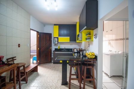 Casa para alugar com 196m², 3 quartos e 3 vagas Casa para alugar com 196m², 3 quartos e 3 vagasCozinha