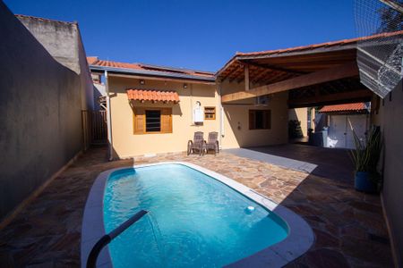 Casa para alugar com 196m², 3 quartos e 3 vagas Casa para alugar com 196m², 3 quartos e 3 vagasArea Externa