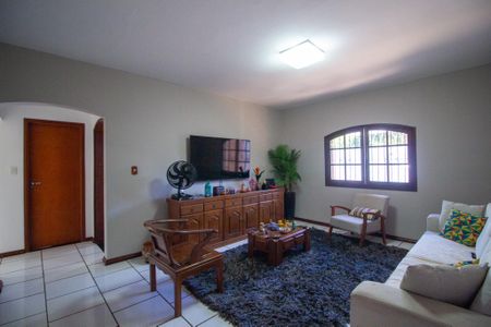 Casa para alugar com 196m², 3 quartos e 3 vagas Casa para alugar com 196m², 3 quartos e 3 vagasSala