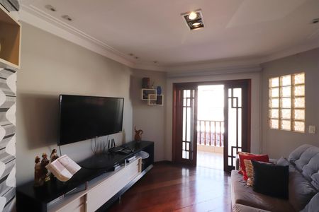 Casa à venda com 210m², 3 quartos e 4 vagasSala 2
