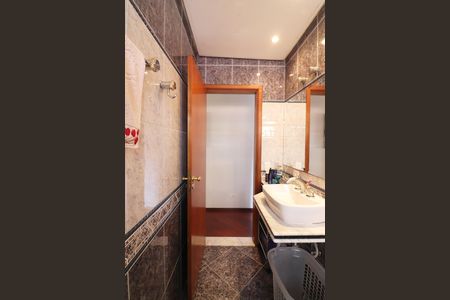 Casa à venda com 210m², 3 quartos e 4 vagasBanheiro Social