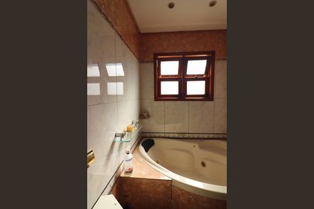 Casa à venda com 210m², 3 quartos e 4 vagasQuarto 1 - Suíte Banheiro 