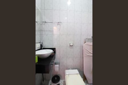 Casa à venda com 210m², 3 quartos e 4 vagasBanheiro de serviço