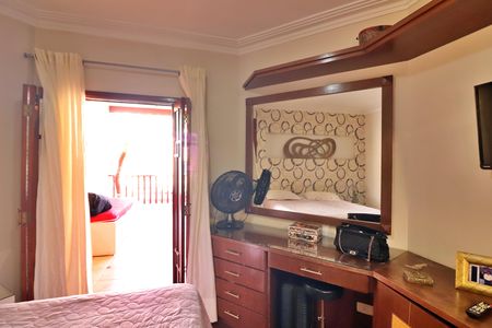Casa à venda com 210m², 3 quartos e 4 vagasQuarto 1 - Suíte