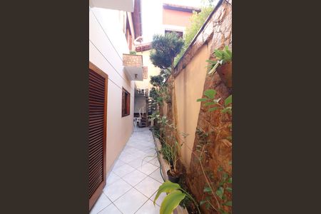 Casa à venda com 210m², 3 quartos e 4 vagasCorredor