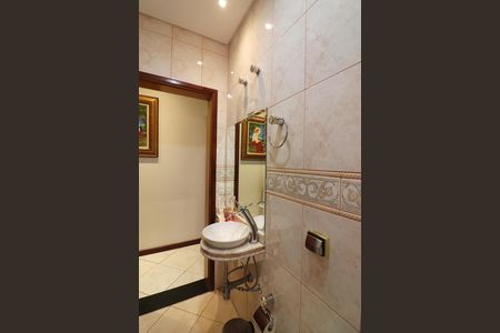 Casa à venda com 210m², 3 quartos e 4 vagasBanheiro Social 2