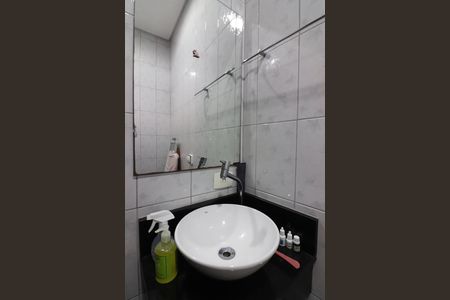 Casa à venda com 210m², 3 quartos e 4 vagasBanheiro de serviço