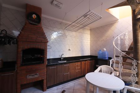Casa à venda com 210m², 3 quartos e 4 vagasEspaço Gourmet