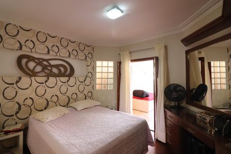 Casa à venda com 210m², 3 quartos e 4 vagasQuarto 1 - Suíte