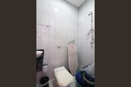Casa à venda com 210m², 3 quartos e 4 vagasBanheiro de serviço