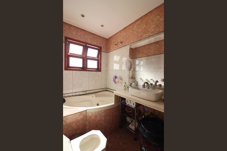 Casa à venda com 210m², 3 quartos e 4 vagasQuarto 1 - Suíte Banheiro 