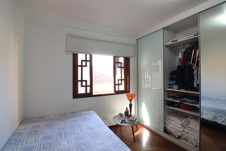Casa à venda com 210m², 3 quartos e 4 vagasQuarto 2