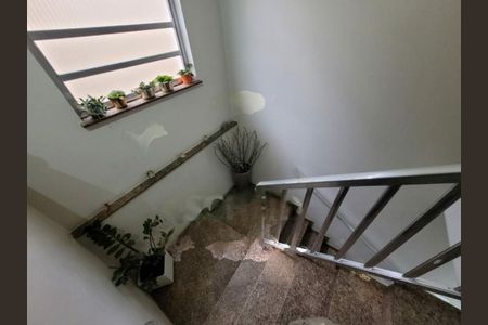 Casa à venda com 240m², 3 quartos e 8 vagas
