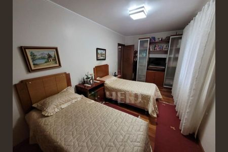 Casa à venda com 3 quartos, 240m² em Cidade Ademar, São Paulo