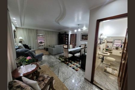 Casa à venda com 3 quartos, 240m² em Cidade Ademar, São Paulo