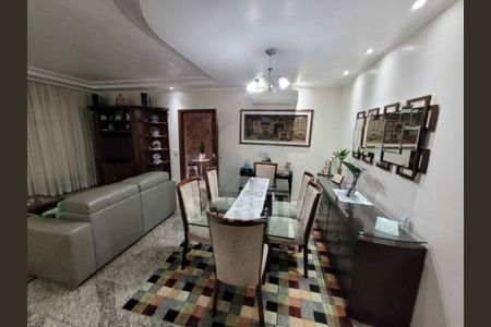 Casa à venda com 240m², 3 quartos e 8 vagas