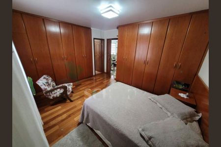 Casa à venda com 240m², 3 quartos e 8 vagas