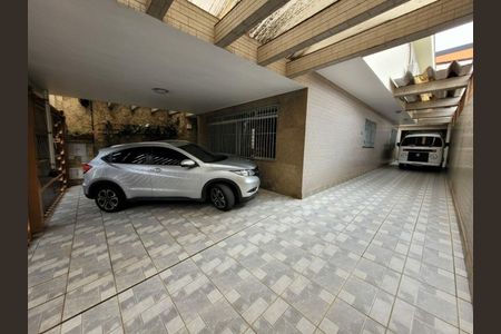 Casa à venda com 240m², 3 quartos e 8 vagas