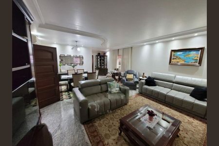 Casa à venda com 3 quartos, 240m² em Cidade Ademar, São Paulo