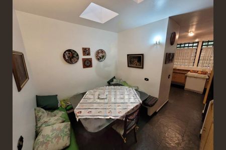 Casa à venda com 3 quartos, 211m² em Jardim Marajoara, São Paulo