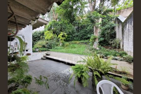 Casa à venda com 3 quartos, 211m² em Jardim Marajoara, São Paulo
