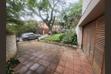 Casa à venda com 3 quartos, 211m² em Jardim Marajoara, São Paulo