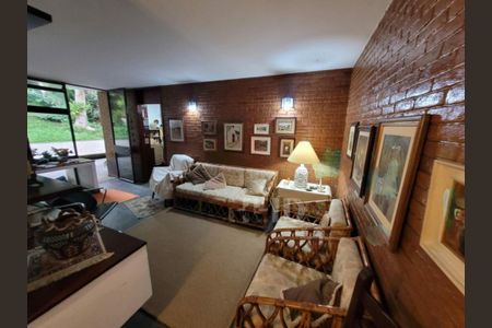 Casa à venda com 3 quartos, 211m² em Jardim Marajoara, São Paulo