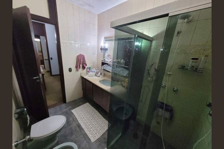 Casa à venda com 3 quartos, 211m² em Jardim Marajoara, São Paulo
