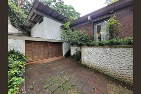 Casa à venda com 3 quartos, 211m² em Jardim Marajoara, São Paulo