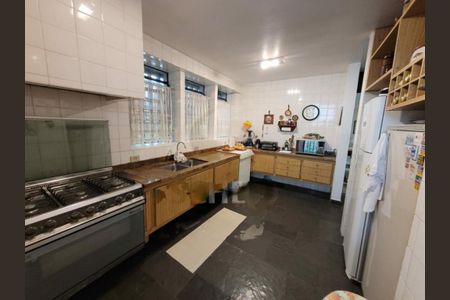 Casa à venda com 3 quartos, 211m² em Jardim Marajoara, São Paulo