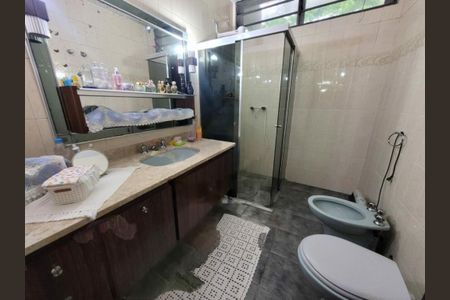 Casa à venda com 3 quartos, 211m² em Jardim Marajoara, São Paulo