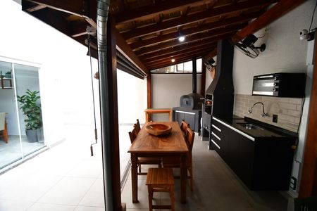 Casa de condomínio à venda com 155m², 3 quartos e 3 vagasVaranda gourmet