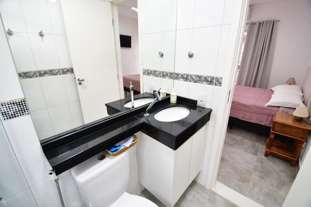 Casa de condomínio à venda com 155m², 3 quartos e 3 vagasBanheiro Suíte