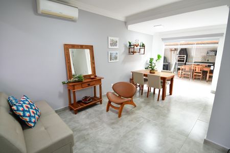 Casa de condomínio à venda com 155m², 3 quartos e 3 vagasSala
