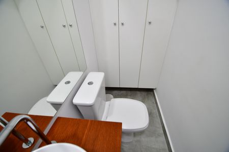Casa de condomínio à venda com 155m², 3 quartos e 3 vagasLavabo