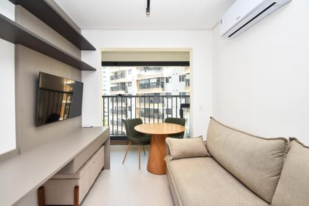 Sala  de kitnet/studio para alugar com 1 quarto, 27m² em Pinheiros, São Paulo