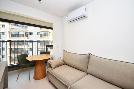 Sala  de kitnet/studio para alugar com 1 quarto, 27m² em Pinheiros, São Paulo
