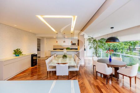 Apartamento à venda com 3 quartos, 242m² em Campo Belo, São Paulo