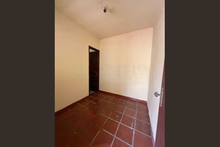 Casa à venda com 147m², 2 quartos e sem vaga