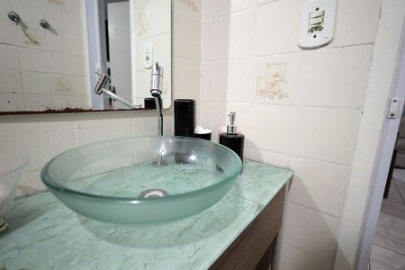 Apartamento para alugar com 49m², 2 quartos e 1 vaga Apartamento para alugar com 49m², 2 quartos e 1 vagaBanheiro