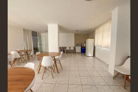 Apartamento à venda com 74m², 2 quartos e 1 vaga Apartamento à venda com 74m², 2 quartos e 1 vagaÁrea comum - Salão de festas