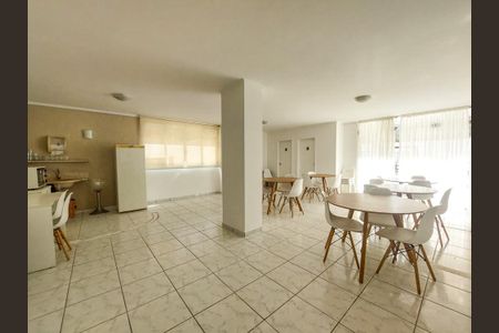 Apartamento à venda com 74m², 2 quartos e 1 vaga Apartamento à venda com 74m², 2 quartos e 1 vagaÁrea comum - Salão de festas