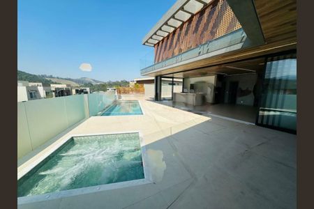 Casa à venda com 597m², 5 quartos e 8 vagas