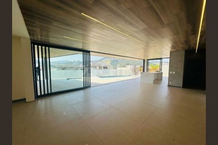 Casa à venda com 597m², 5 quartos e 8 vagas