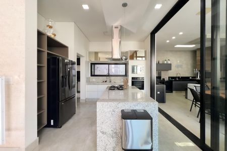 Casa de condomínio para alugar com 330m², 4 quartos e 4 vagas