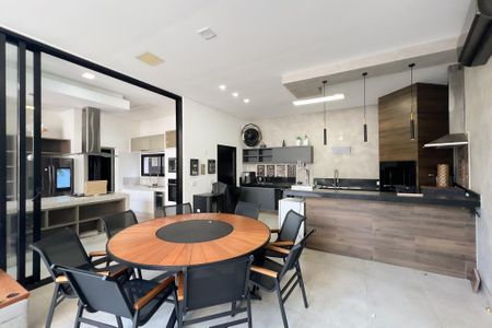 Casa de condomínio para alugar com 330m², 4 quartos e 4 vagas