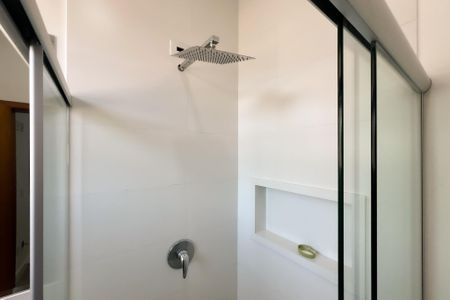 Casa de condomínio para alugar com 330m², 4 quartos e 4 vagas