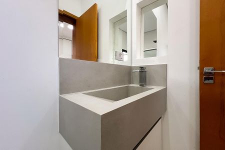 Casa de condomínio para alugar com 330m², 4 quartos e 4 vagas