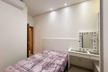 Casa de condomínio para alugar com 330m², 4 quartos e 4 vagas